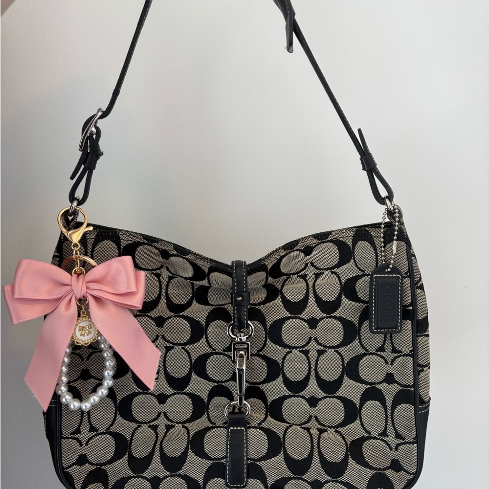 Coach Signature Black Shoulder Bag